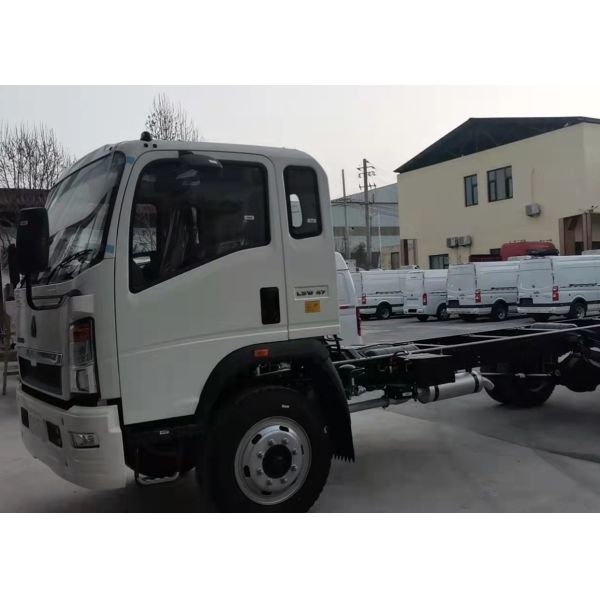 Quality 4x2 SINOTRUK HOWO Refrigerated Truck 140HP RHD 95km/H wholesale