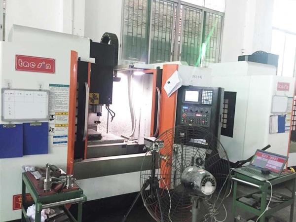 Higher Productivity 3 Axis Vertical Machining Center European Class P Linear