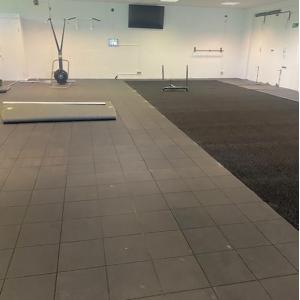 Black And Yellow Striate Edge Horse Bubble Top Rubber Stable Mats