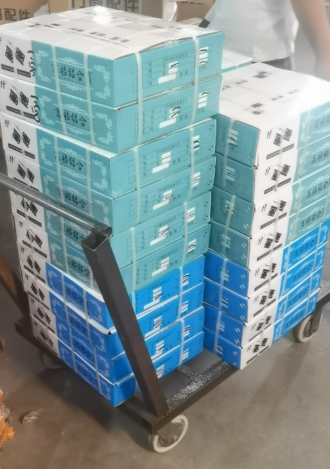 0-180 Degree Opening Aluminium Door Hinges Silver Or Customization Options