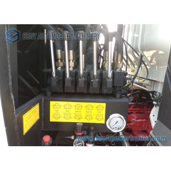 8000L 8M3 HOWO 4 X 2 Garbage Compactor Truck Q235 Carbon Steel Tank