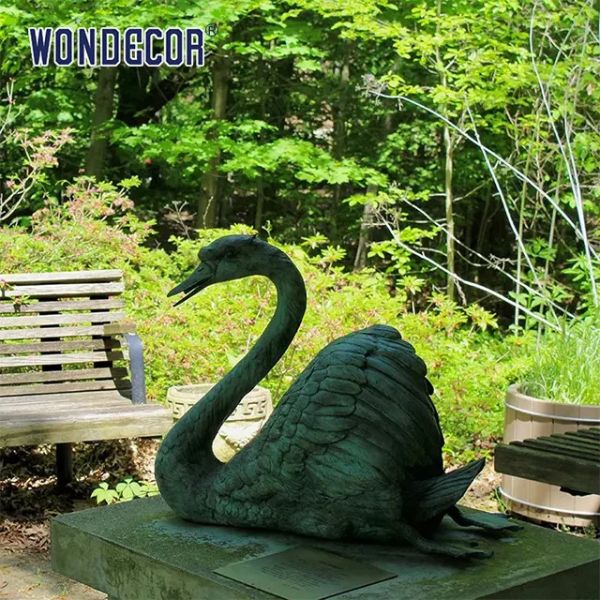 Forest Decoration Metal Water Fountain Sculpture Life Size Swan