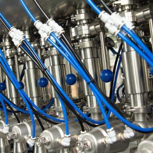 Full Auto 304/316 Stainless Steel Servo Piston Linear Type Bottle Filling