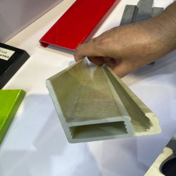 Irrgular Shape Of FRP Pultrusion Profile Made With Vinyl Resin Anti-Corrosion