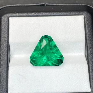 OEM Serbice Al2O3 Green Sapphire Stone Gem With Classic Cut