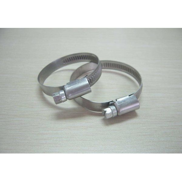 Hose clamp making machine with high production effciency and compatibility